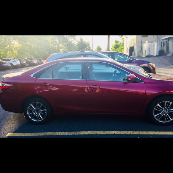 Red 2016 Toyota Camry SE Model - Picture 6 of 7